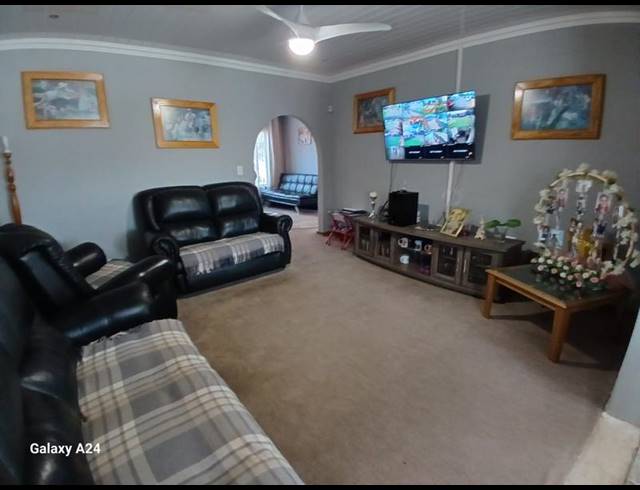 3 BEDROOM HOUSE FOR SALE IN BRACKENHURST